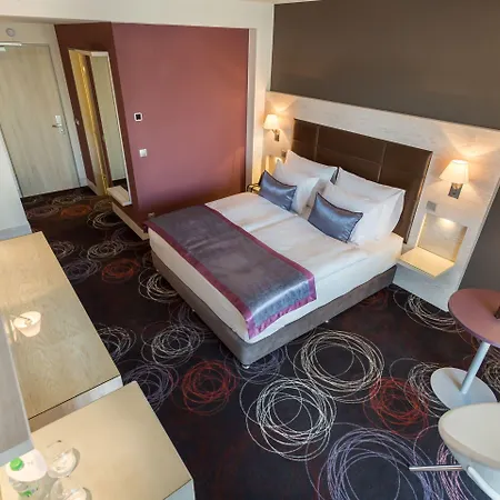 فندق Aura Adults Only 4*