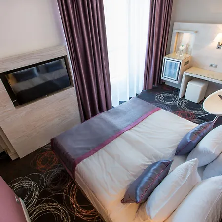 Aura Adults Only 4* バラトンフレド