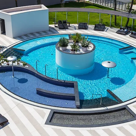 فندق Aura Adults Only 4*