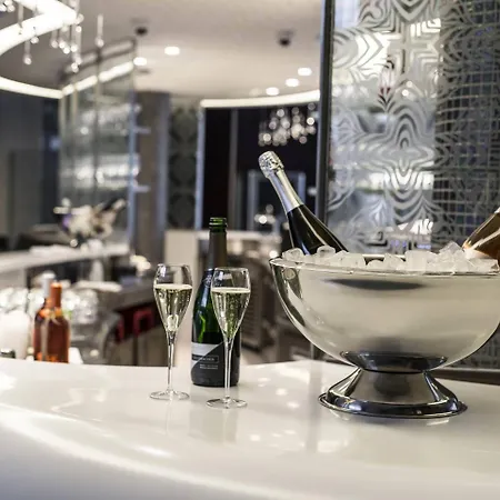 فندق Aura Adults Only