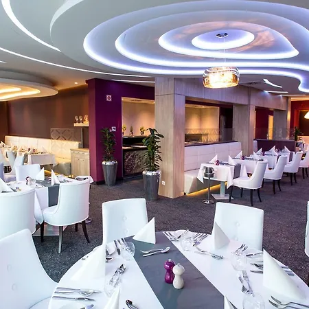 Aura Adults Only 4* バラトンフレド