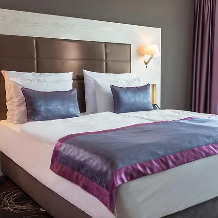Aura Adults Only 4* バラトンフレド