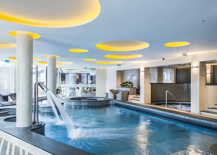 Aura Adults Only Otel 4*