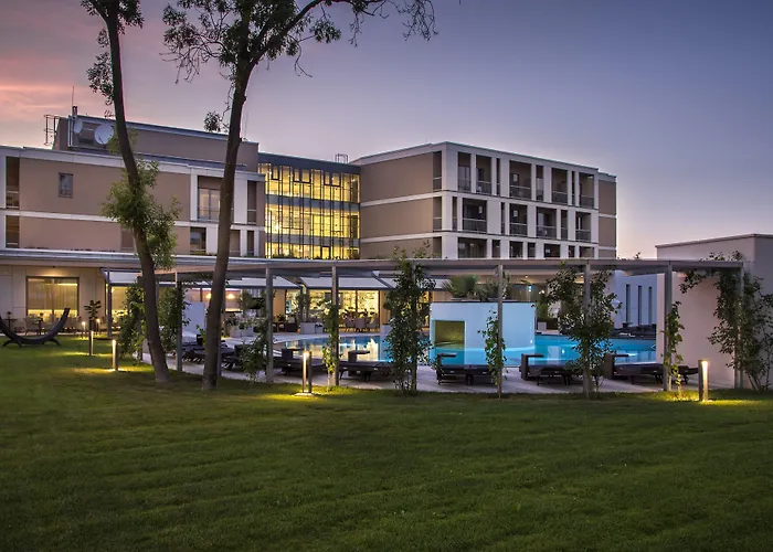 Aura Adults Only Otel 4*