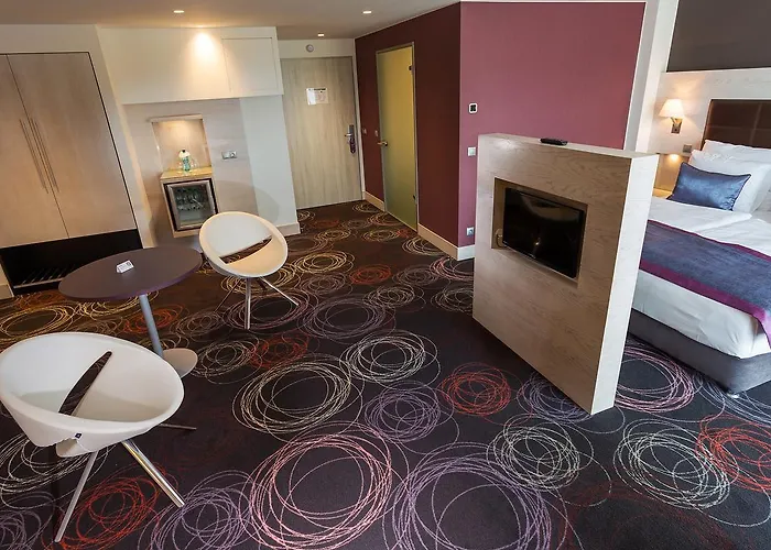 Aura Adults Only バラトンフレド